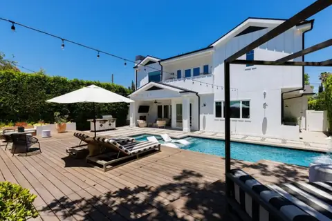 A Tour of F1 Champion Lewis Hamilton’s Glamorous Mansions